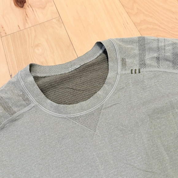 LIKE NEW Lululemon Men’s Metal Vent Long Sleeve Shirt Top - Picture 3 of 5